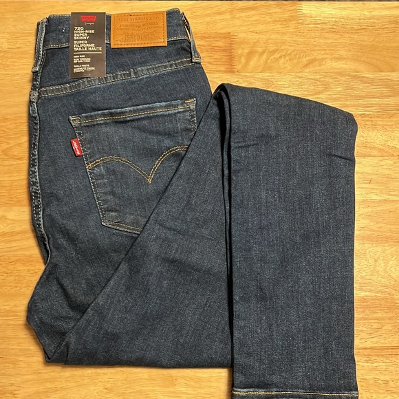 Levi 720’s 29x30 - Picture 1 of 3